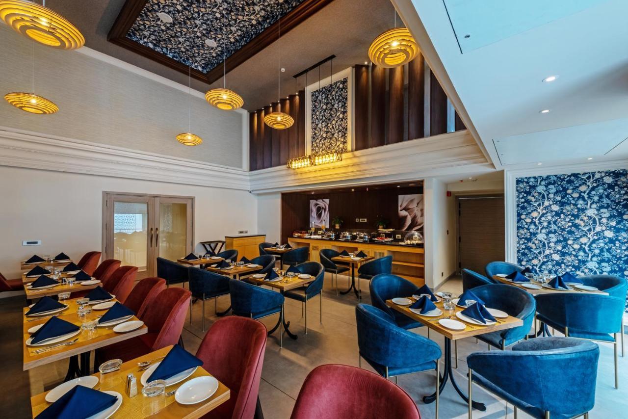 Hotel Saket 27 New Delhi Exterior photo