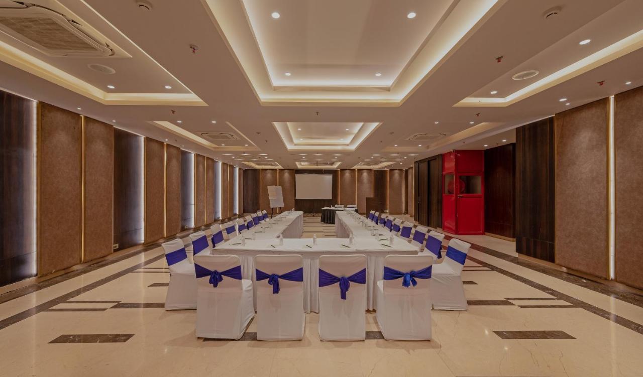 Hotel Saket 27 New Delhi Exterior photo