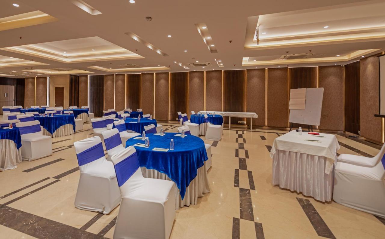 Hotel Saket 27 New Delhi Exterior photo