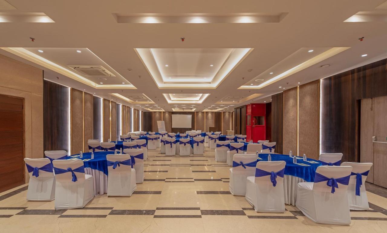 Hotel Saket 27 New Delhi Exterior photo
