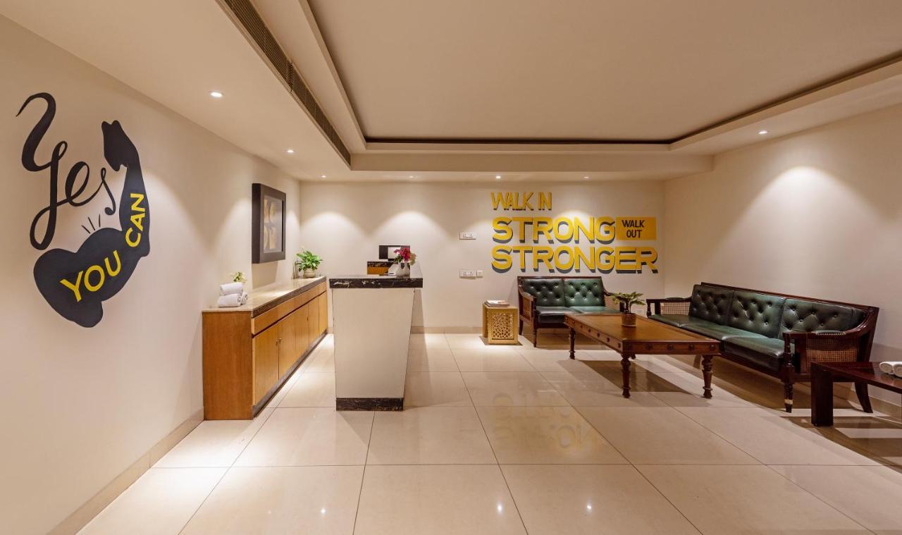 Hotel Saket 27 New Delhi Exterior photo