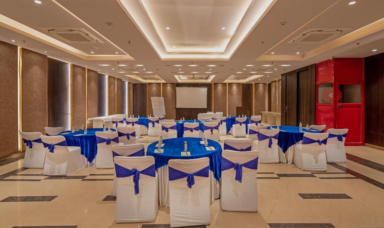 Hotel Saket 27 New Delhi Exterior photo