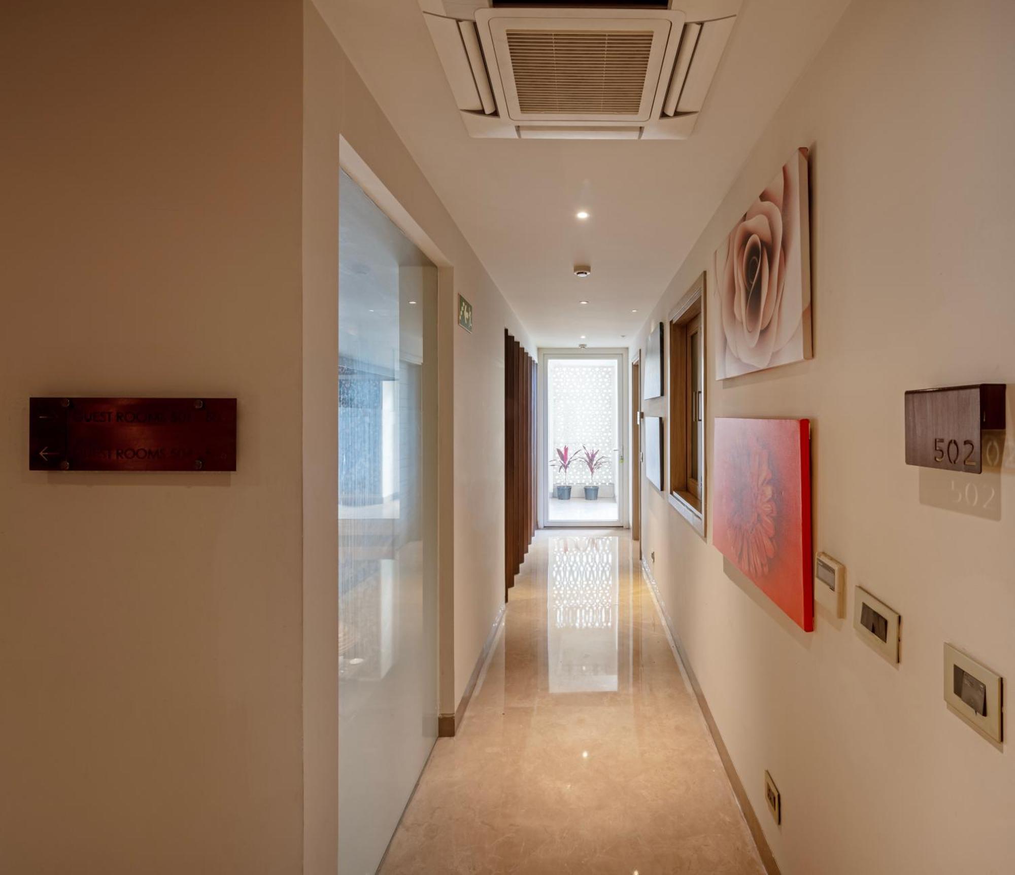 Hotel Saket 27 New Delhi Exterior photo