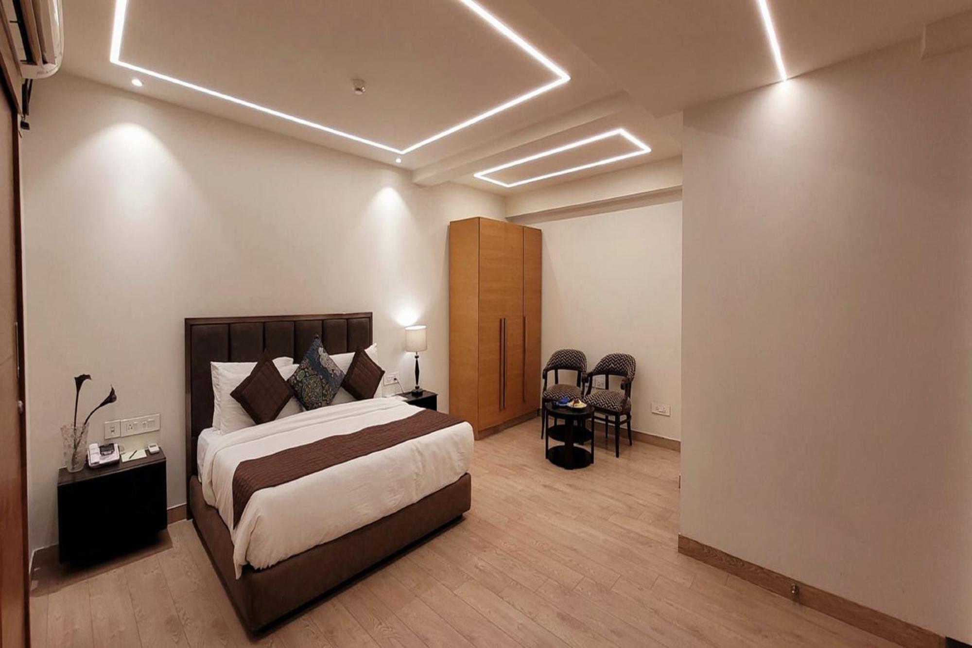 Hotel Saket 27 New Delhi Exterior photo